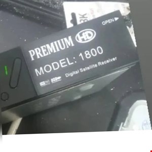 کنترل جایگزین ریسیور نایاب پرمیوم 1800            باتوجه به نبود کنترل موردنظر در بازار ،کنترل (جایگزین) ست شده با کنترل اصلی اگهی ارسال میشه.              