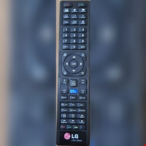کنترل جایگزین ال ای دی نایاب الجی LG             باتوجه ب نبود کنترل موردنظر در بازار، کنترل (جایگزین) ست شده با کنترل اصلی اگهی ارسال میشه.              
