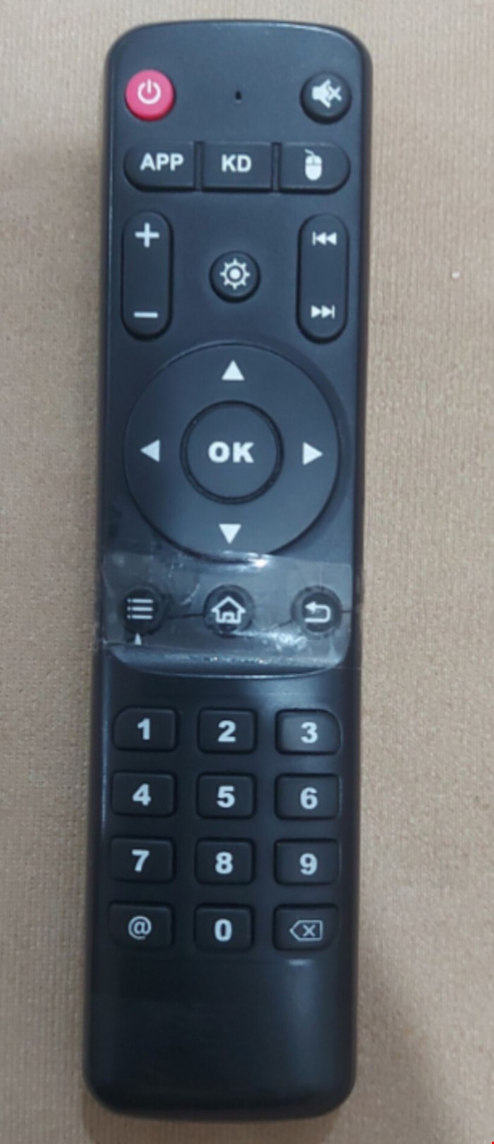 کنترل جایگزین اندروید باکس X96 مدل ایکس فور X4. با توجه به نبود کنترل مورد نظر در بازار طبق توضیحات آگهی کنترل جایگزین با کارایی یکسان ارسال میشه.
